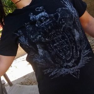 ⚔️ 4/$28 Vintage style Guess Tee ⚔️